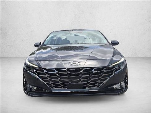Used 2023 Hyundai Elantra Limited FWD image 2