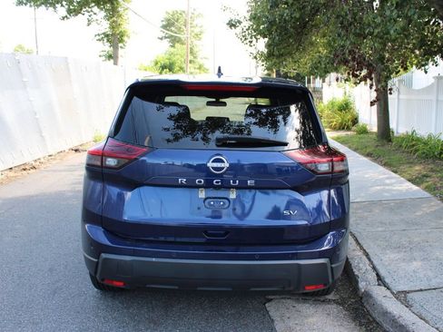 Used 2024 Nissan Rogue SV FWD image 7