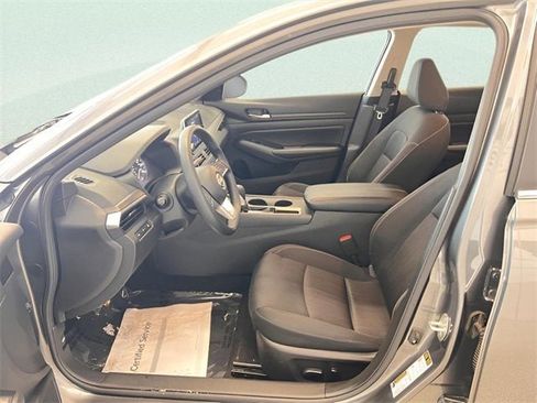 Used 2025 Nissan Altima 2.5 SV image 16