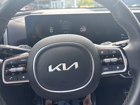 Used 2025 Kia Sorento S FWD image 16