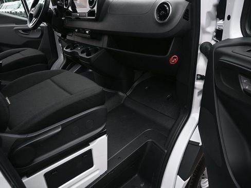 Used 2024 Mercedes-Benz Sprinter 2500 image 19