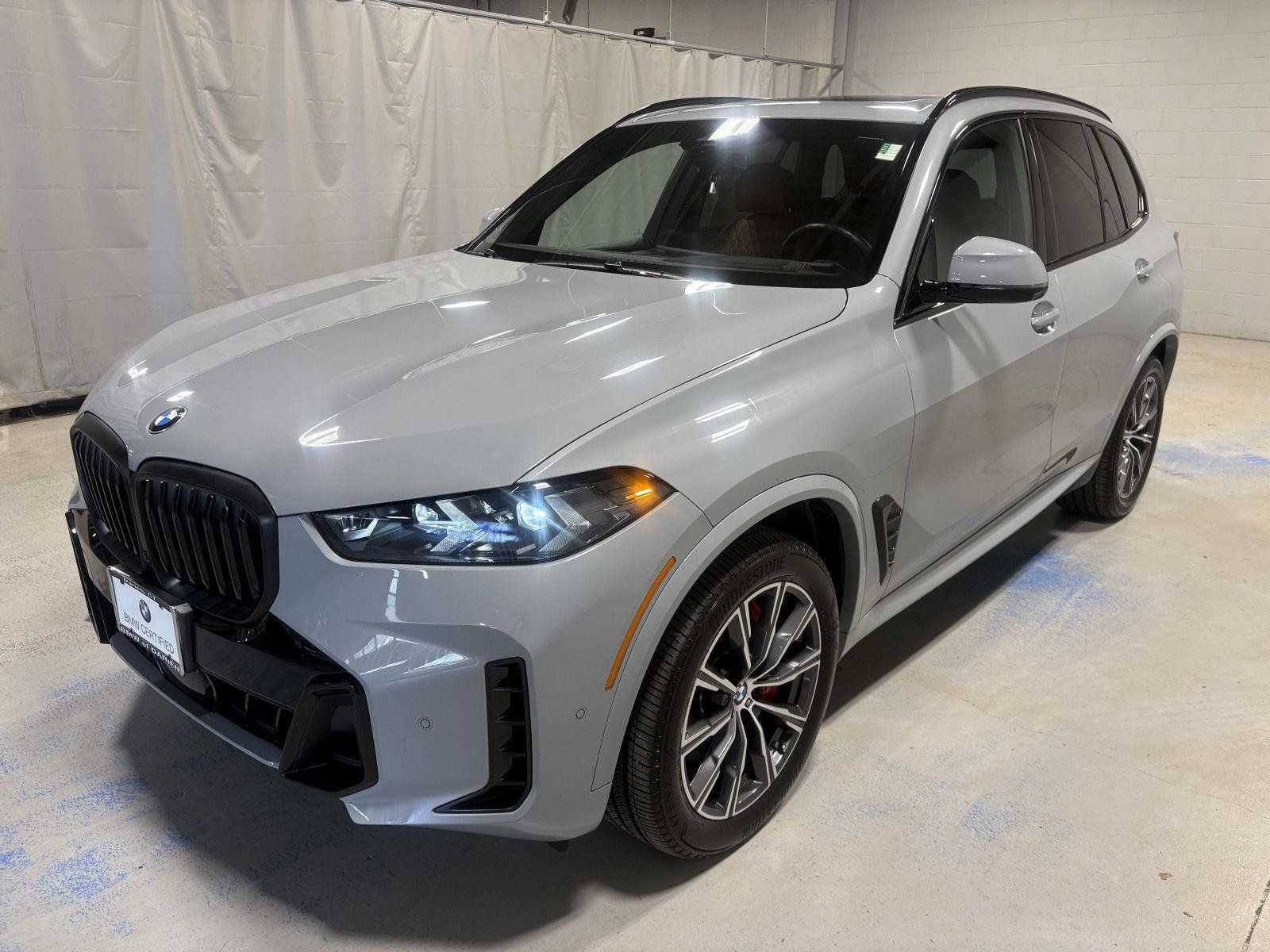 Used 2024 BMW X5 xDrive40i w/ M Sport Package AWD/4WD image 1
