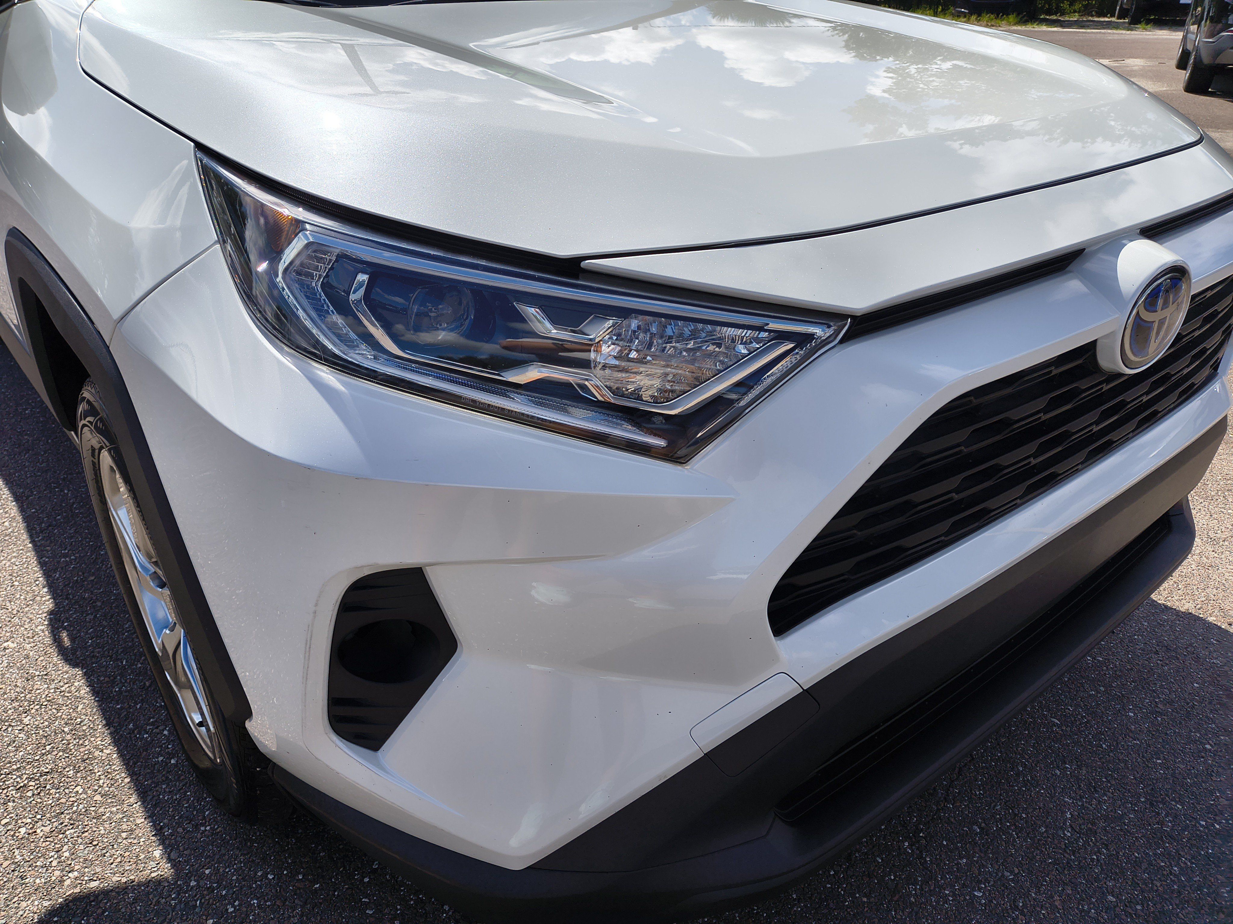 Used 2021 Toyota RAV4 XLE Premium AWD/4WD image 9