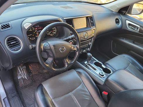 Used 2020 Nissan Pathfinder SL image 13