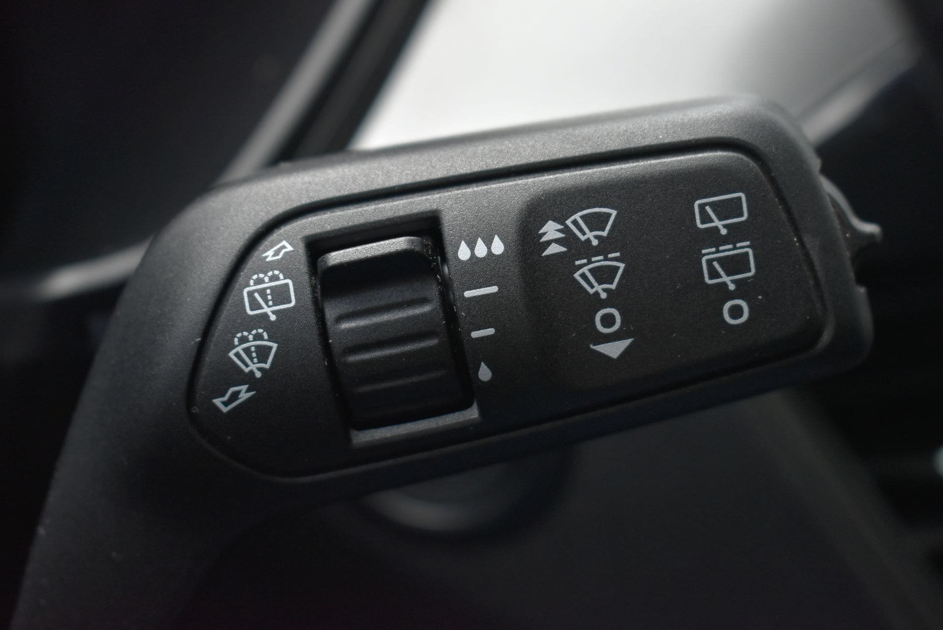 Used 2025 Ford Escape Active AWD/4WD image 22