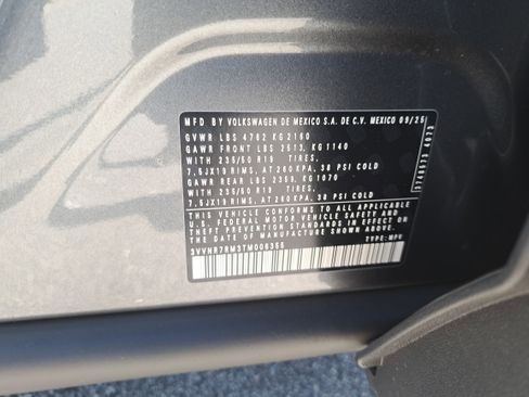 New 2026 Volkswagen Tiguan SE image 33