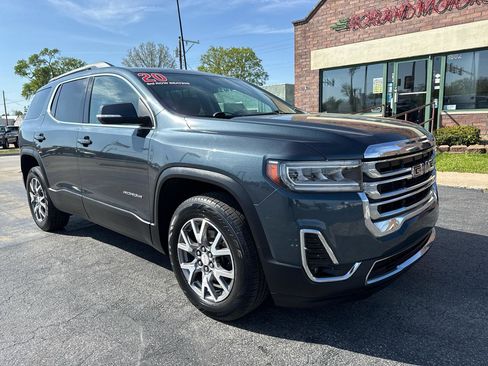 Used 2020 GMC Acadia SLT w/ Trailering Package FWD image 2