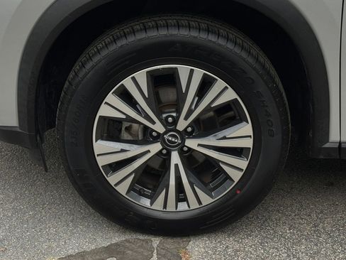 Used 2023 Nissan Rogue SV image 31