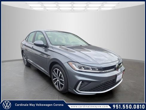 Used 2026 Volkswagen Jetta SE FWD image 1