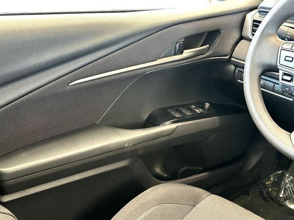 Used 2025 Toyota Camry LE FWD image 26