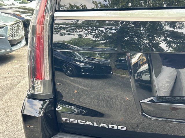 Used 2019 Cadillac Escalade ESV Premium Luxury AWD/4WD image 12