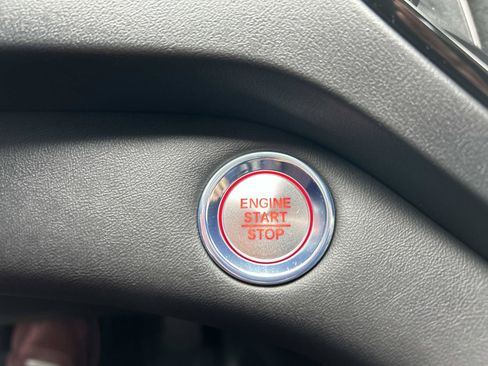 Used 2025 Acura RDX SH-AWD image 31