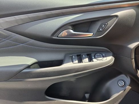 Certified 2025 Buick Envista Sport Touring w/ Convenience I Package FWD image 19