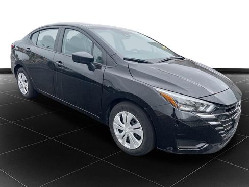 Used 2025 Nissan Versa S FWD image 4