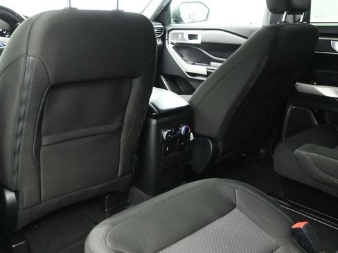 Certified 2022 Ford Explorer XLT RWD image 17