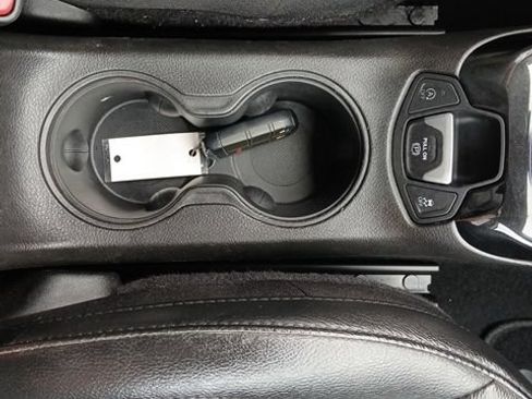 Used 2021 Jeep Compass Latitude FWD image 35