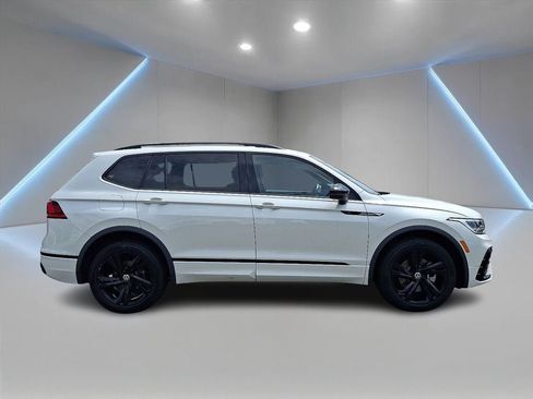 Certified 2023 Volkswagen Tiguan SE R-Line FWD image 4
