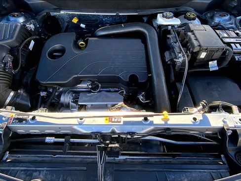 Used 2024 Chevrolet Equinox LT image 32