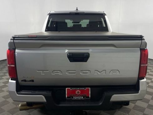 Used 2025 Toyota Tacoma TRD Off-Road AWD/4WD image 7