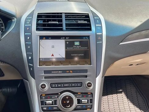 Used 2018 Lincoln MKZ Reserve FWD image 12