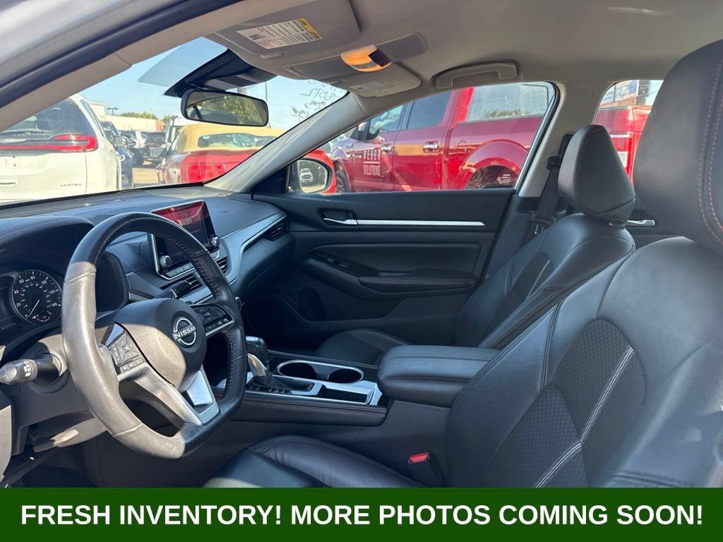 Used 2024 Nissan Altima 2.5 SR FWD image 8