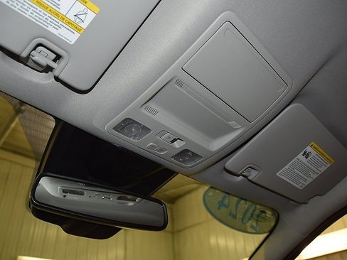 Used 2024 Ford Ranger XLT w/ Technology Package image 28