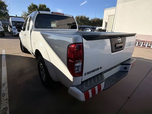 Used 2019 Nissan Frontier S image 3