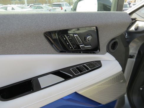 New 2026 Cadillac Optiq Luxury 2 image 15