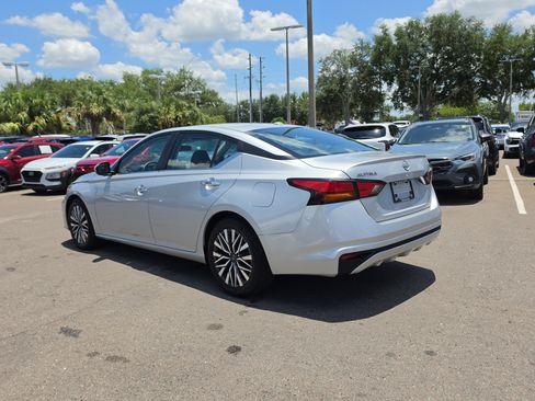 Used 2023 Nissan Altima 2.5 SV FWD image 6