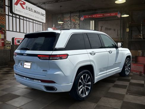 Used 2022 Jeep Grand Cherokee Overland w/ Adv Protech Group III AWD/4WD image 3