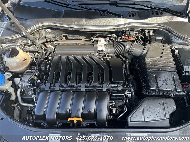 Used 2008 Volkswagen Passat VR6 FWD image 29