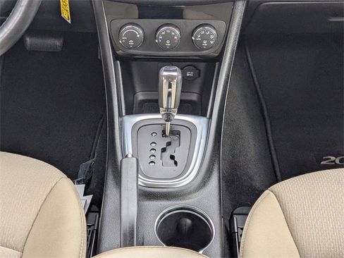 Used 2011 Chrysler 200 Touring image 17