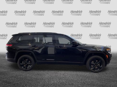 Certified 2025 Jeep Grand Cherokee L Limited w/ Black Appearance Package RWD image 11