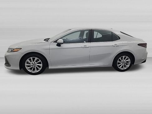 Used 2024 Toyota Camry LE FWD image 8