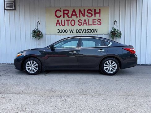 Used 2018 Nissan Altima 2.5 S w/ S Convenience Package FWD image 6