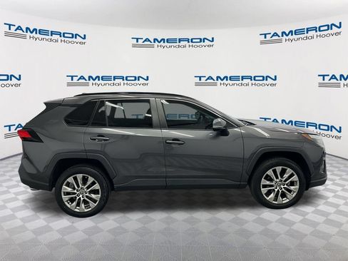 Used 2022 Toyota RAV4 XLE Premium FWD image 6