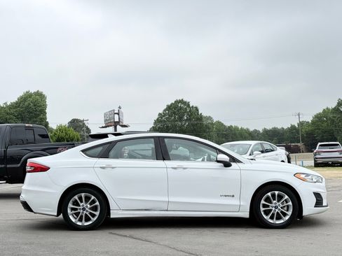 Used 2019 Ford Fusion SE FWD image 5