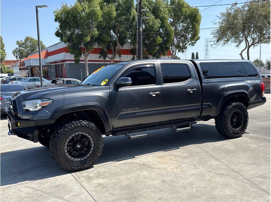 Used 2017 Toyota Tacoma TRD Off-Road w/ Tow Package AWD/4WD image 42