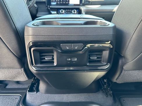 Used 2023 GMC Sierra 1500 AT4 w/ AT4 Premium Package AWD/4WD image 24