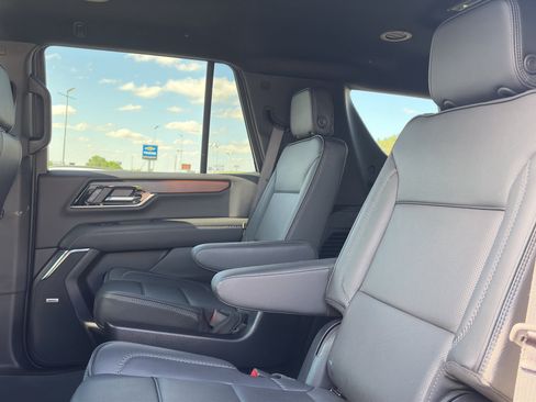 Certified 2025 GMC Yukon Denali AWD/4WD image 28
