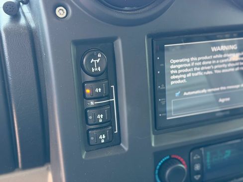 Used 2005 HUMMER H2 w/ Preferred Equipment Group AWD/4WD image 20