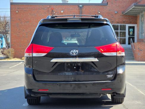Used 2013 Toyota Sienna Limited w/ Premium Pkg AWD/4WD image 5