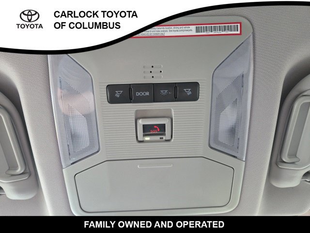 Used 2025 Toyota RAV4 XLE AWD/4WD image 29