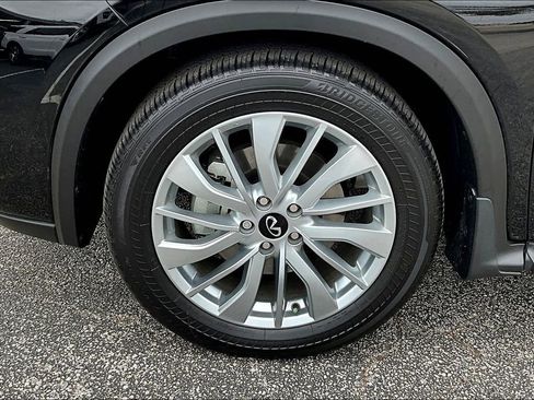 Certified 2025 INFINITI QX50 Luxe image 13