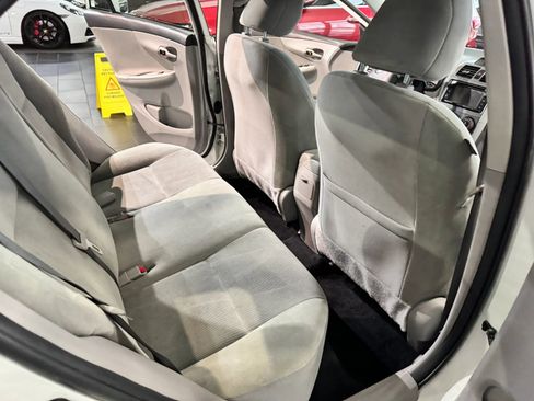 Used 2013 Toyota Corolla LE image 14