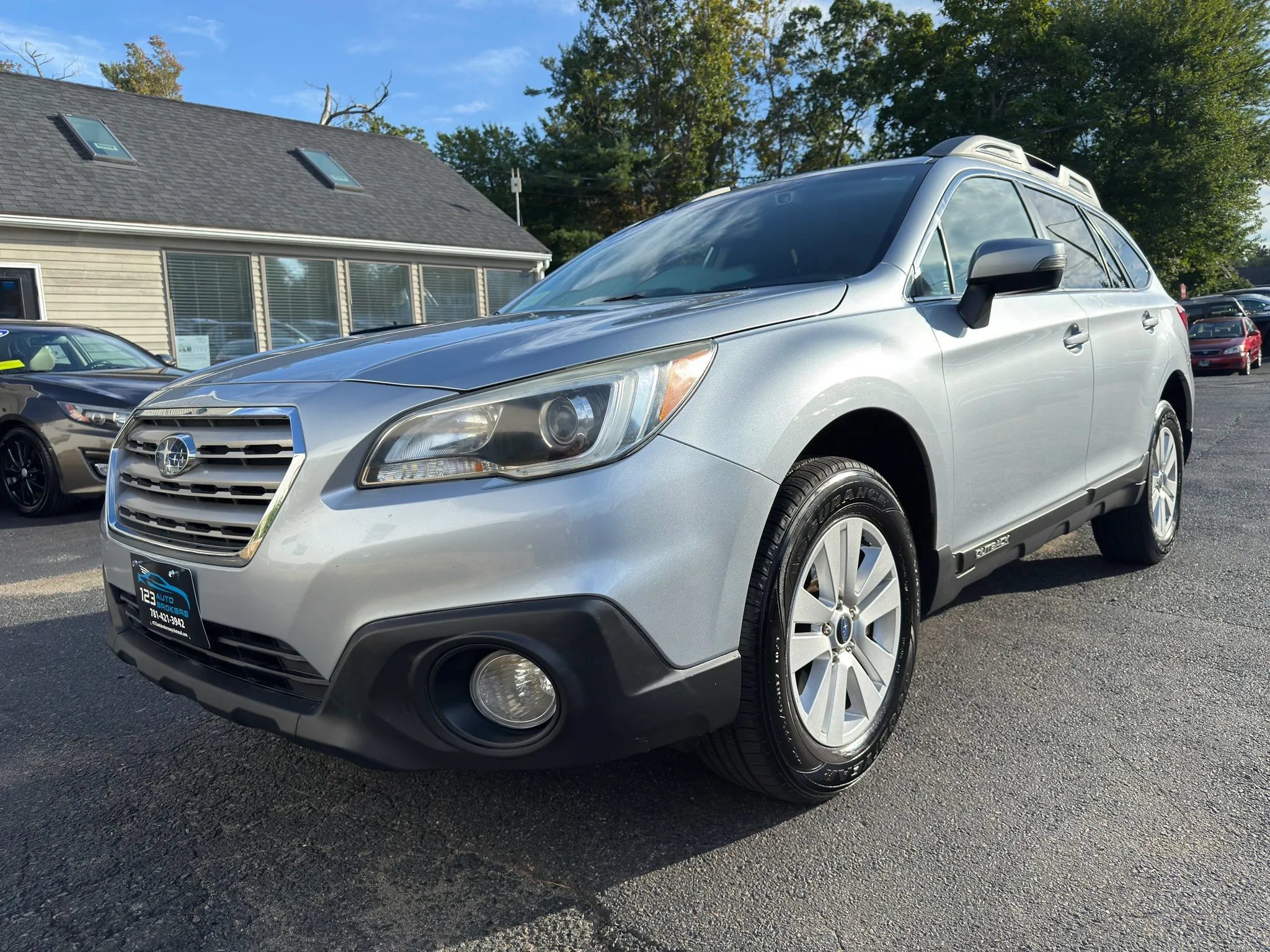 Used 2016 Subaru Outback 2.5i Premium AWD/4WD image 3