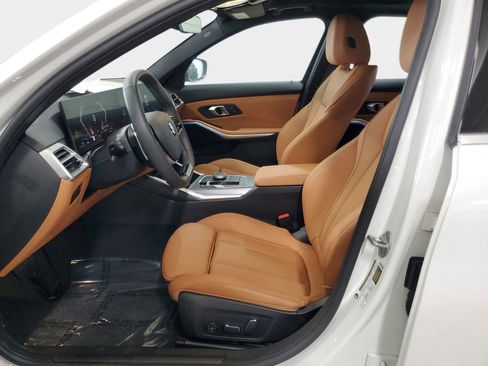 Used 2025 BMW 330i Sedan w/ Convenience Package image 11