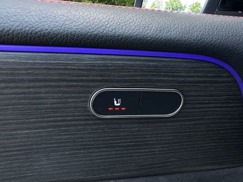 Used 2022 Mercedes-Benz GLB 250 4MATIC image 16