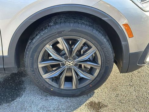 Used 2023 Volkswagen Tiguan SE image 10