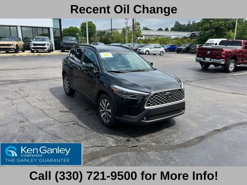 Used 2023 Toyota Corolla Cross XLE w/ Convenience Package FWD image 6